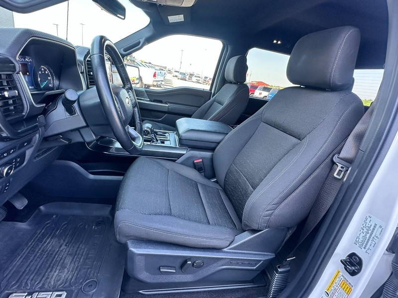 Ford F-150 Vehicle Full-screen Gallery Image 08