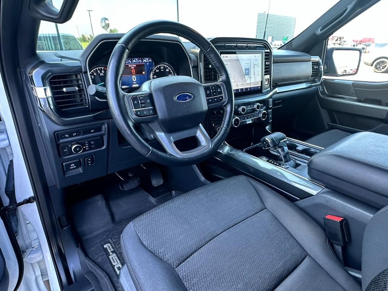 Ford F-150 Vehicle Full-screen Gallery Image 11