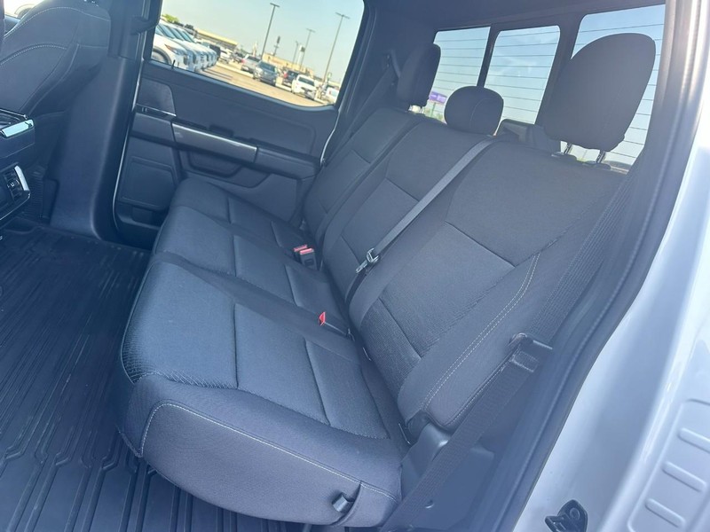 Ford F-150 Vehicle Full-screen Gallery Image 13
