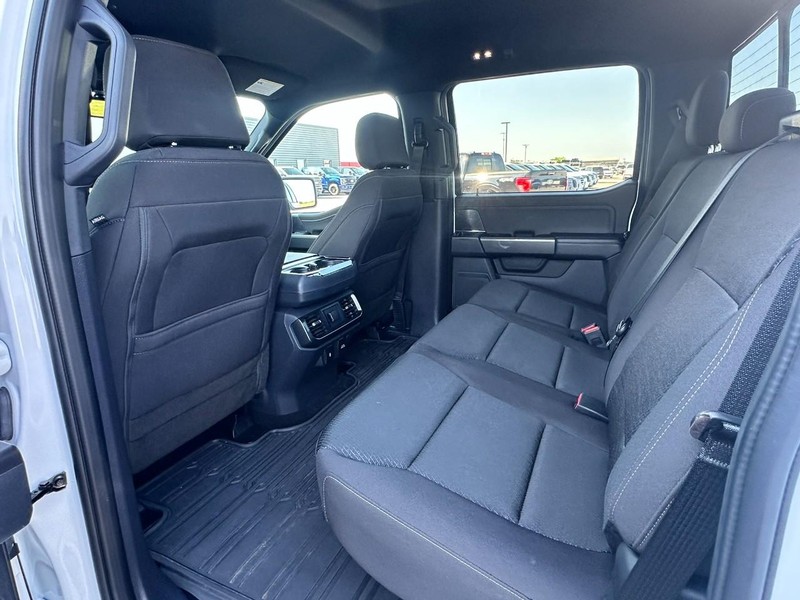 Ford F-150 Vehicle Full-screen Gallery Image 14