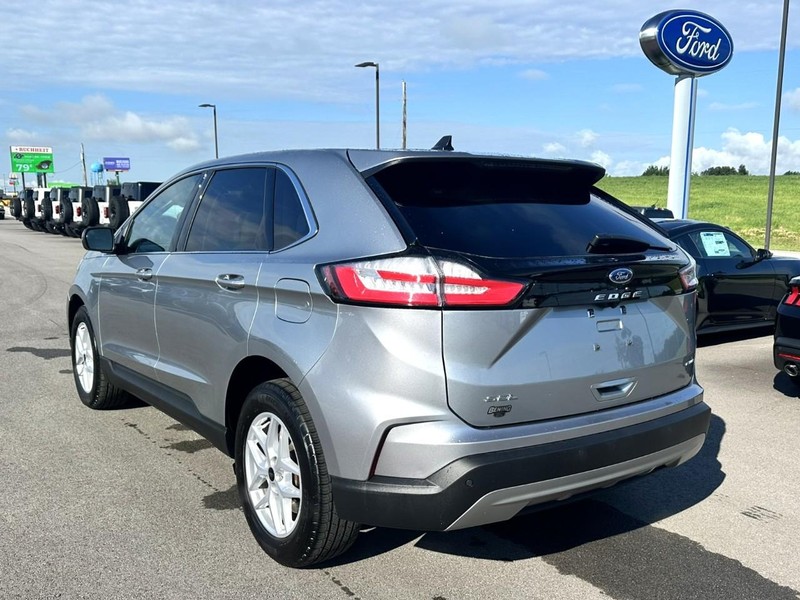 Ford Edge Vehicle Full-screen Gallery Image 06