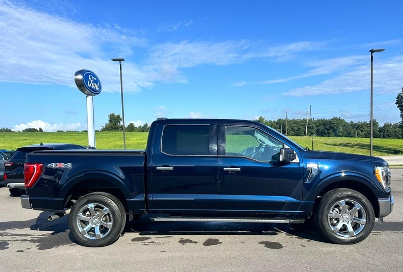 Ford F-150 Vehicle Full-screen Gallery Image 02