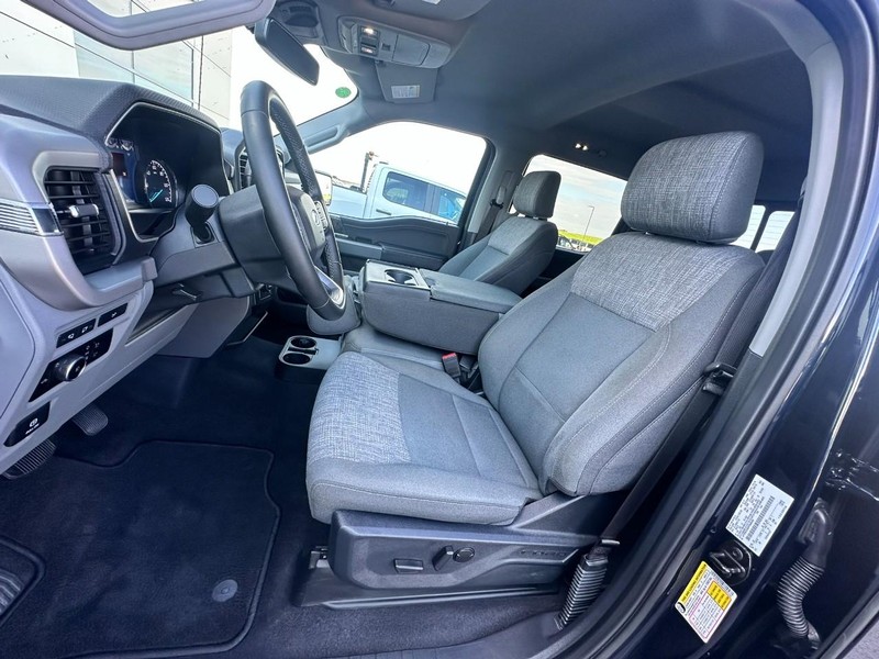 Ford F-150 Vehicle Full-screen Gallery Image 08