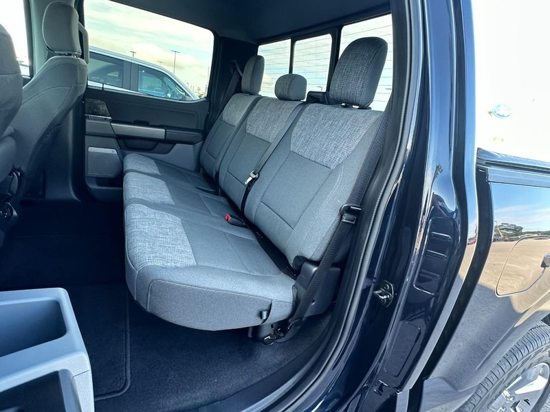Ford F-150 Vehicle Full-screen Gallery Image 13