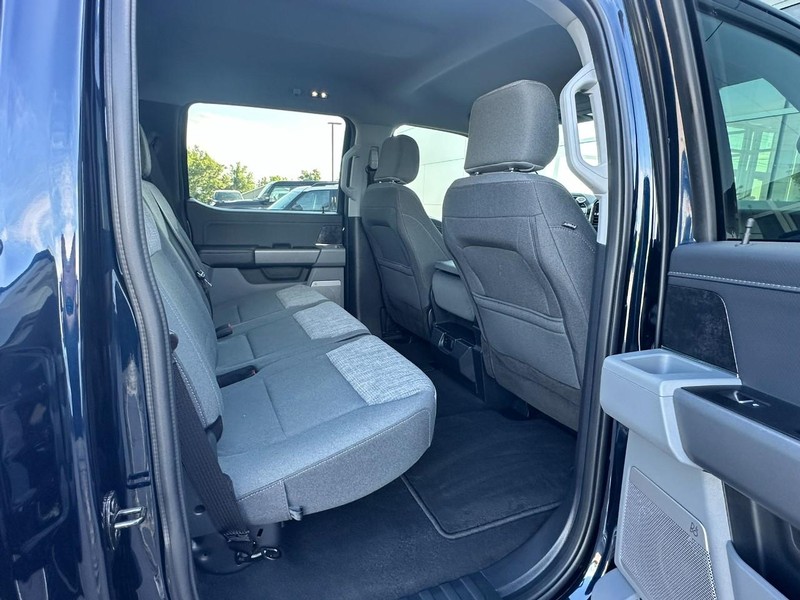 Ford F-150 Vehicle Full-screen Gallery Image 15