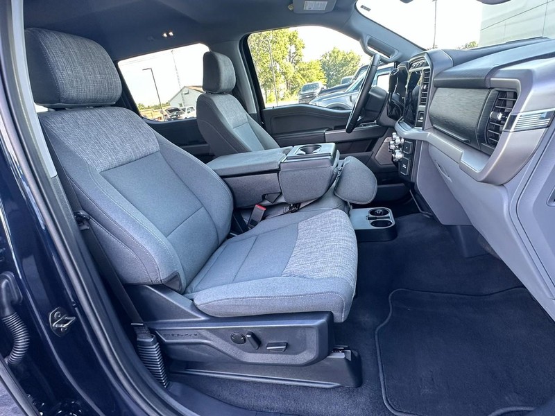 Ford F-150 Vehicle Full-screen Gallery Image 17