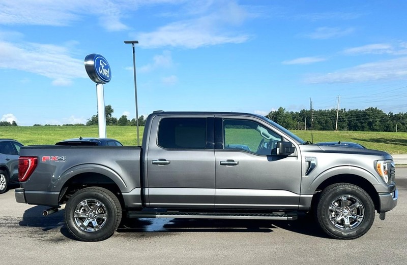 Ford F-150 Vehicle Full-screen Gallery Image 02