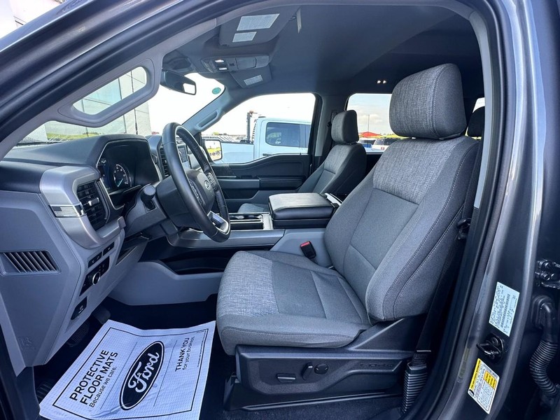 Ford F-150 Vehicle Full-screen Gallery Image 07