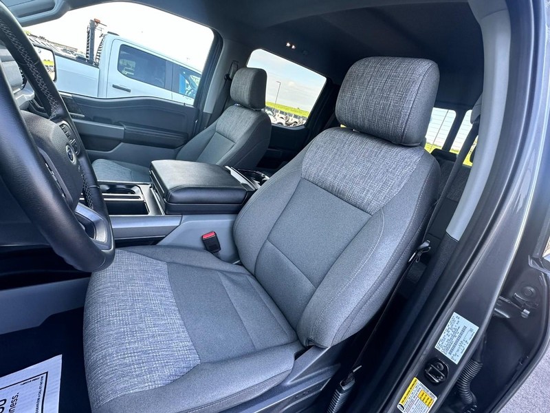 Ford F-150 Vehicle Full-screen Gallery Image 08