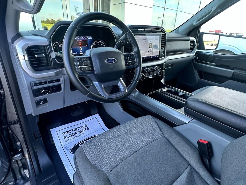 Ford F-150 Vehicle Full-screen Gallery Image 10