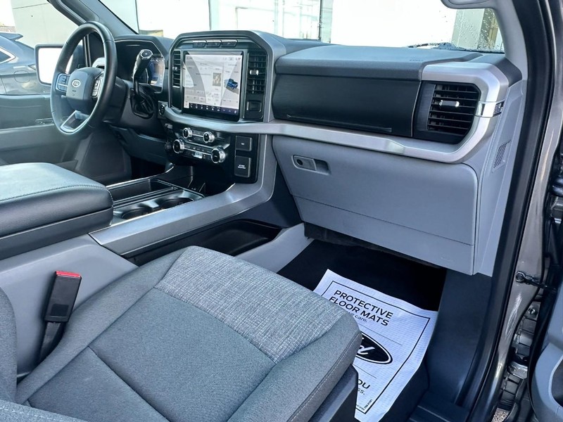 Ford F-150 Vehicle Full-screen Gallery Image 15