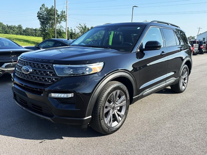 Ford Explorer Vehicle Full-screen Gallery Image 04