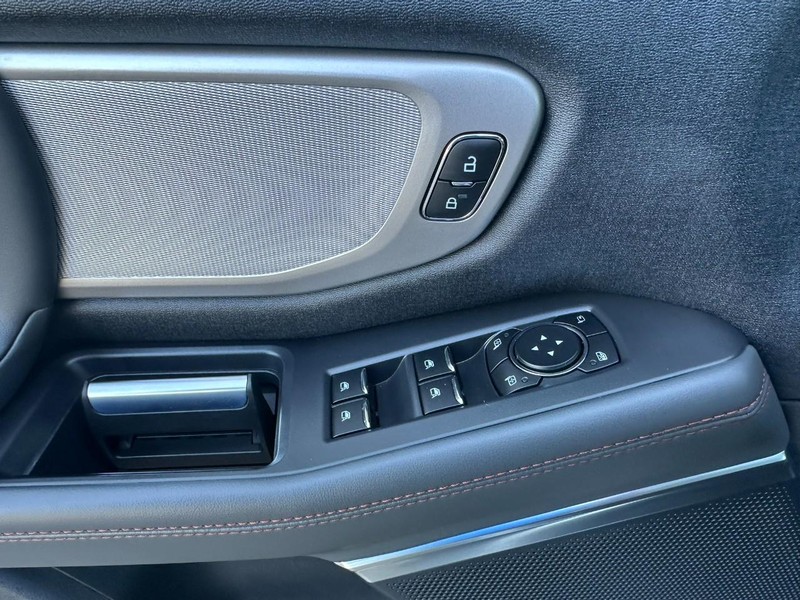 Ford Expedition Vehicle Full-screen Gallery Image 11