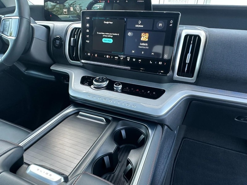 Ford Expedition Vehicle Full-screen Gallery Image 18