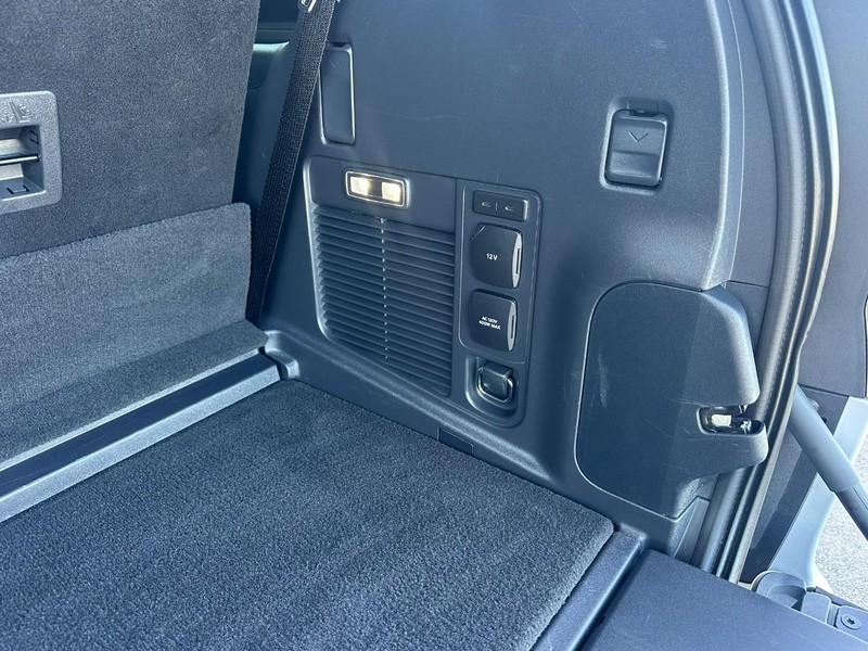 Ford Expedition Vehicle Full-screen Gallery Image 21