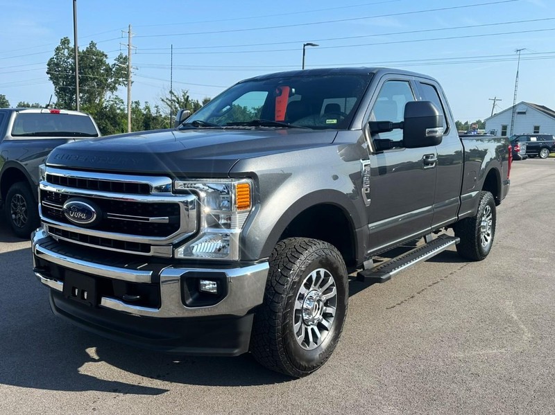 Ford Super Duty F-350 SRW Vehicle Full-screen Gallery Image 04