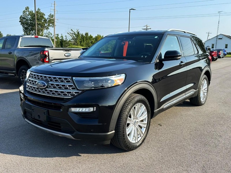 Ford Explorer Vehicle Full-screen Gallery Image 04