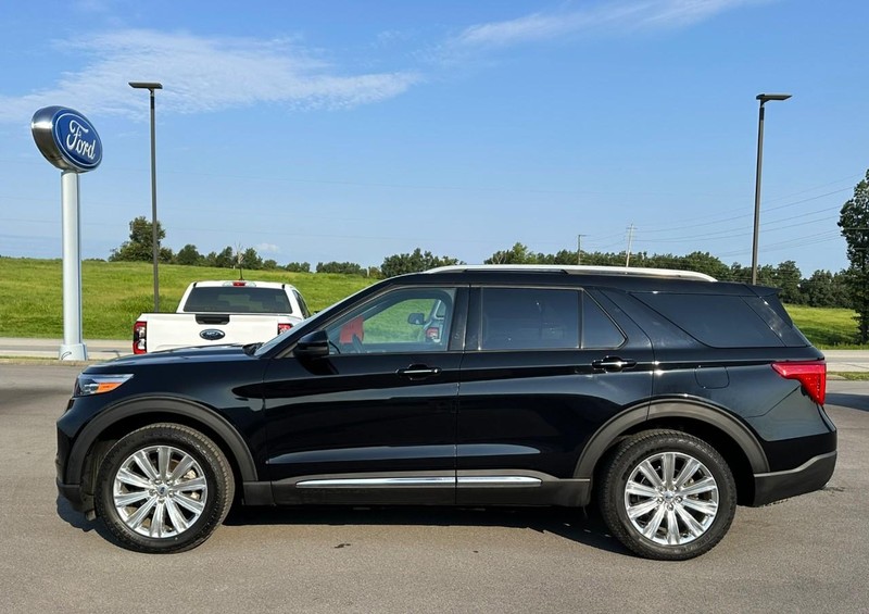 Ford Explorer Vehicle Full-screen Gallery Image 05