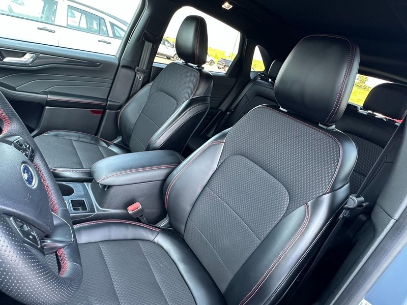 Ford Escape Vehicle Full-screen Gallery Image 07