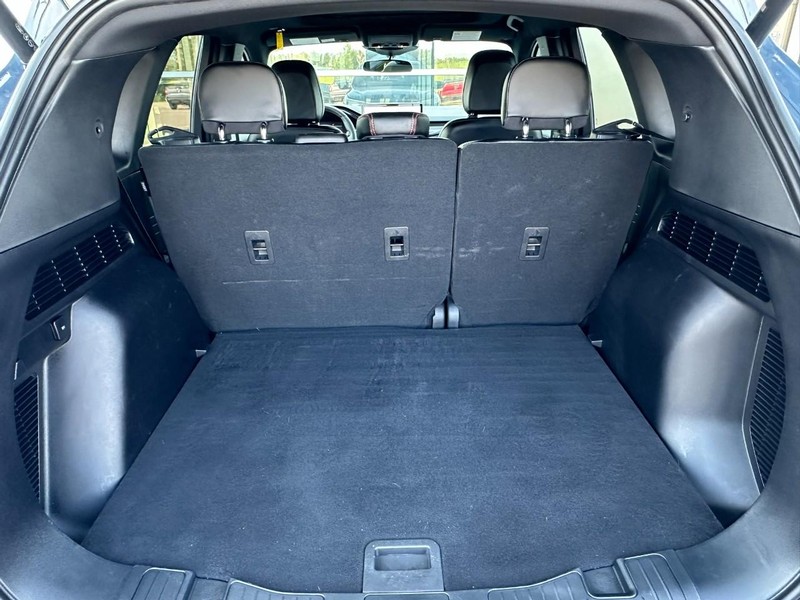Ford Escape Vehicle Full-screen Gallery Image 14