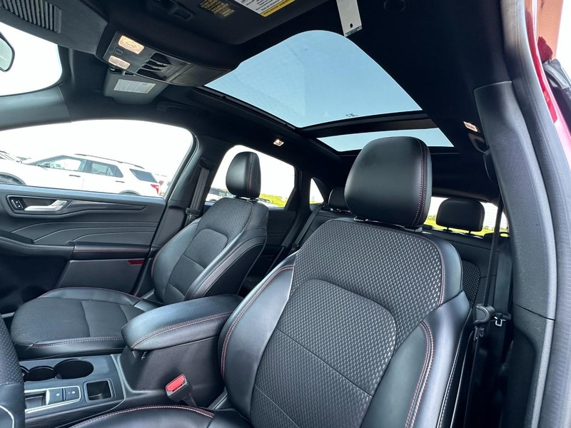 Ford Escape Vehicle Full-screen Gallery Image 07