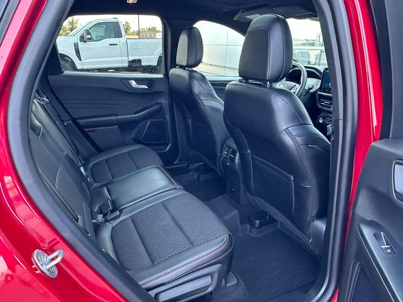 Ford Escape Vehicle Full-screen Gallery Image 13