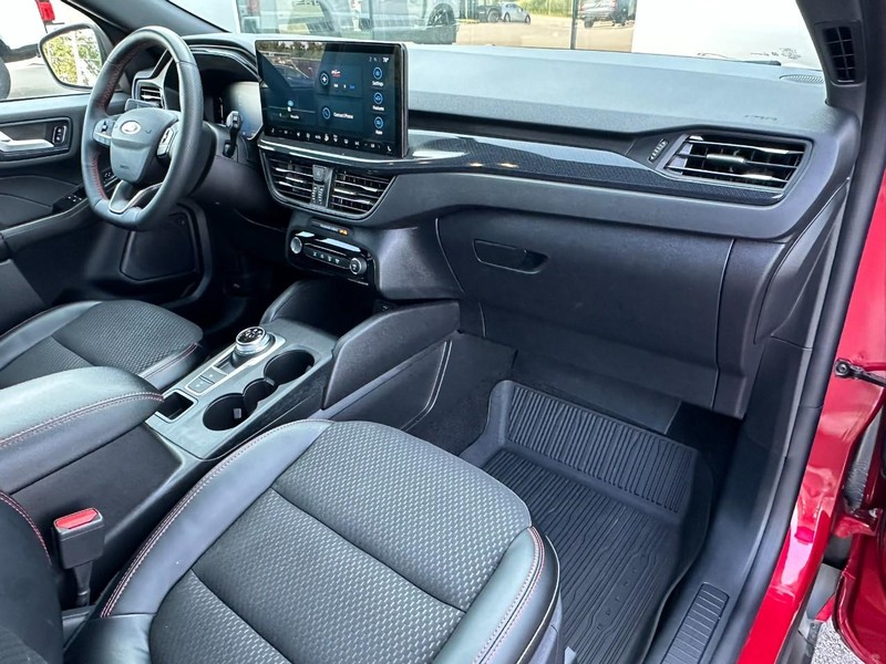 Ford Escape Vehicle Full-screen Gallery Image 14