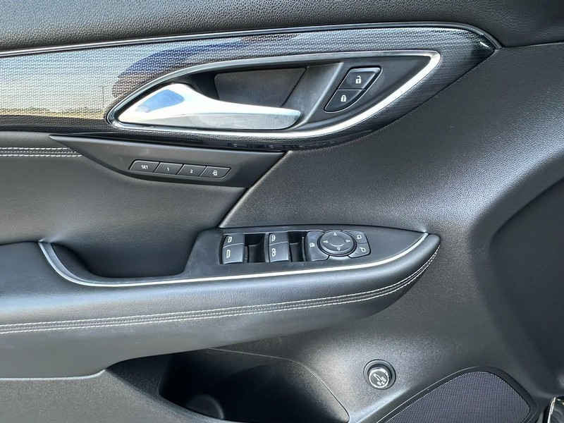 Buick Envision Vehicle Full-screen Gallery Image 11