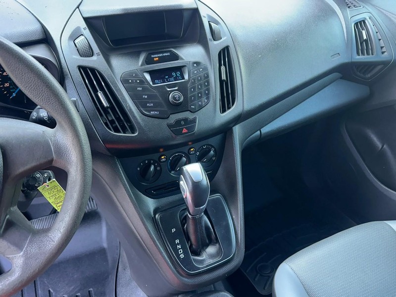 Ford Transit Connect Vehicle Full-screen Gallery Image 10