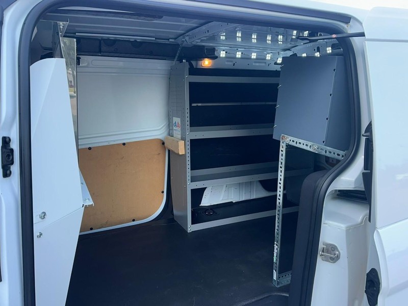 Ford Transit Connect Vehicle Full-screen Gallery Image 12