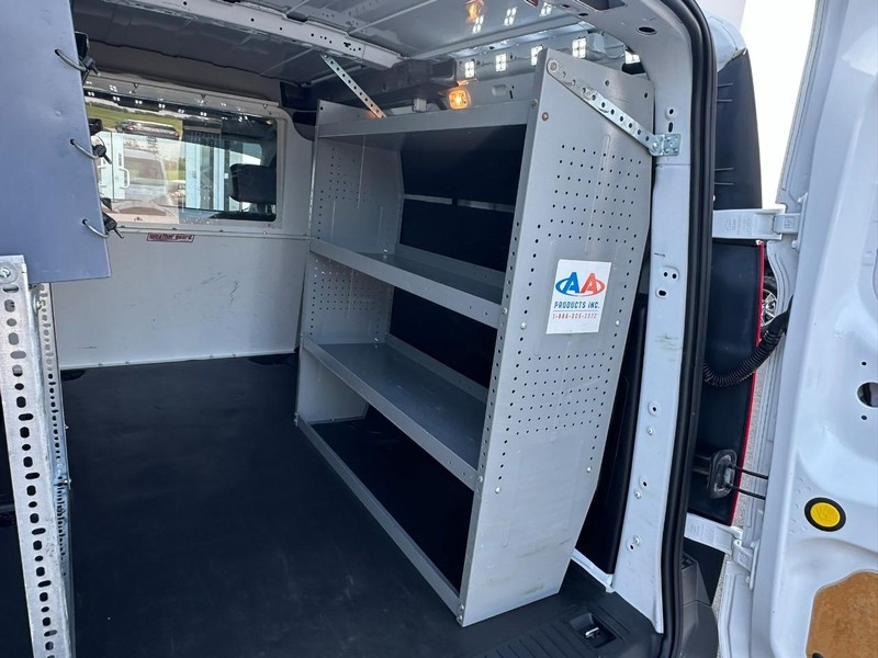 Ford Transit Connect Vehicle Full-screen Gallery Image 14