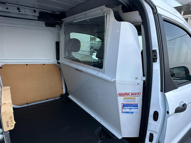 Ford Transit Connect Vehicle Full-screen Gallery Image 16