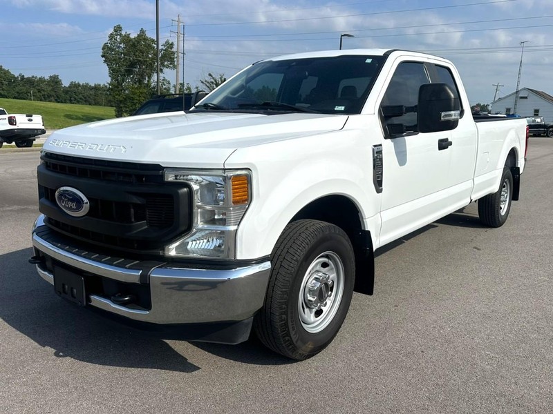 Ford Super Duty F-250 SRW Vehicle Full-screen Gallery Image 04