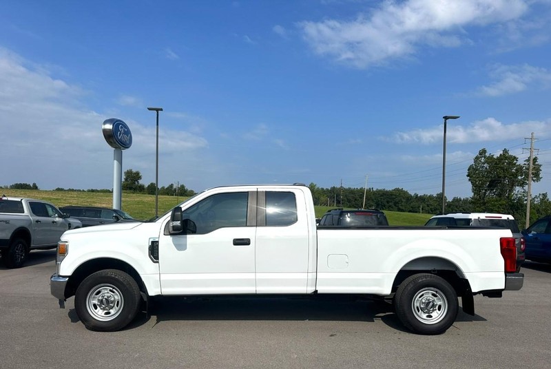 Ford Super Duty F-250 SRW Vehicle Full-screen Gallery Image 05