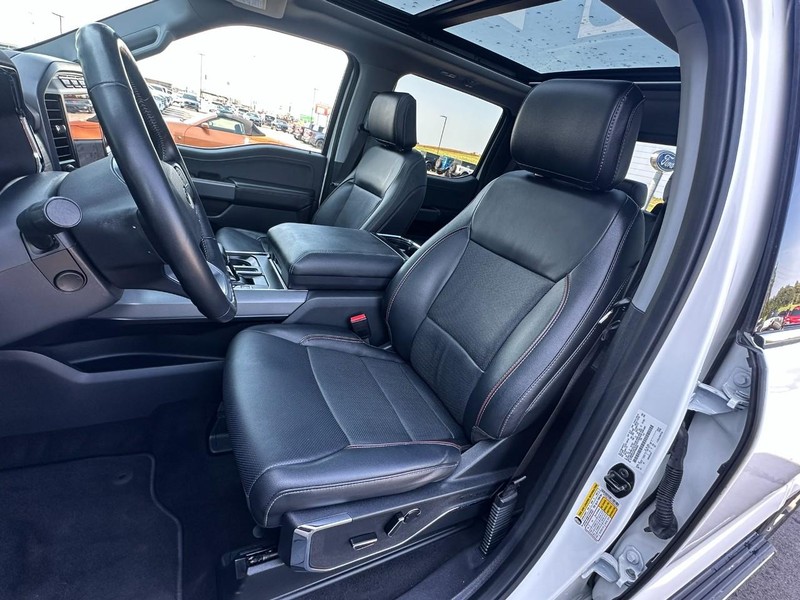 Ford F-150 Vehicle Full-screen Gallery Image 09