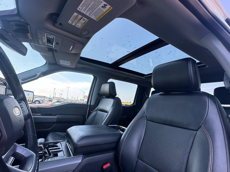 Ford F-150 Vehicle Full-screen Gallery Image 10