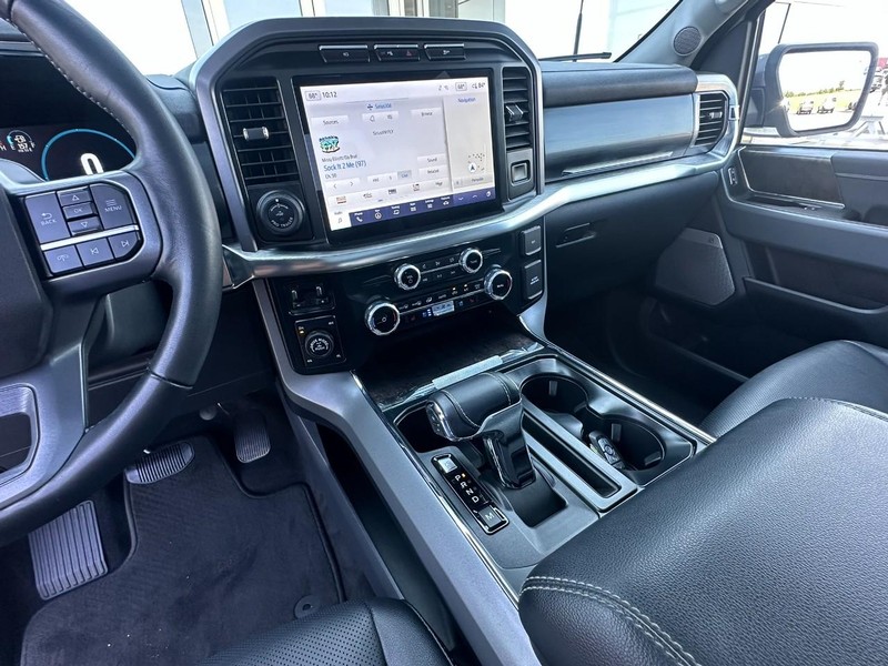 Ford F-150 Vehicle Full-screen Gallery Image 11