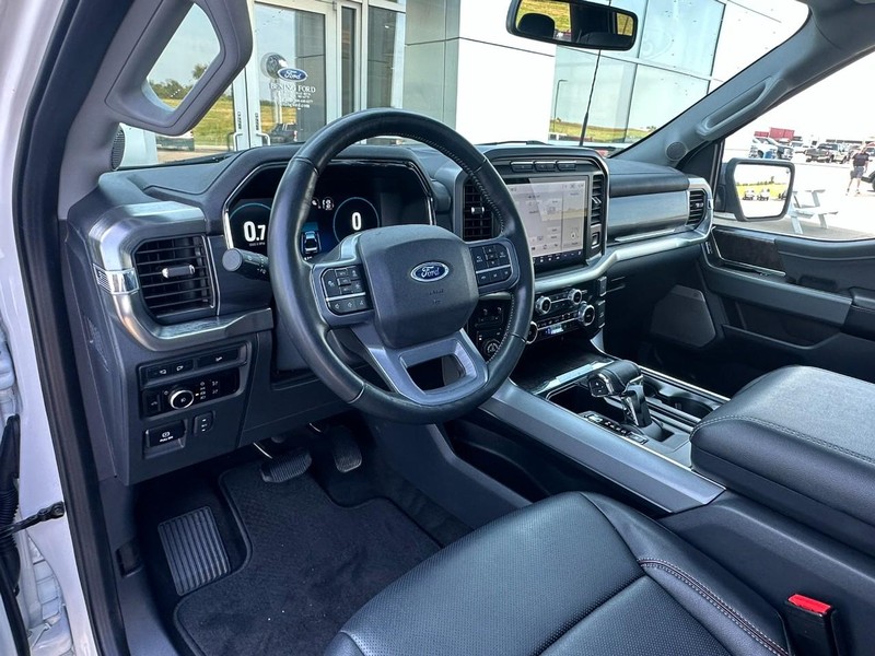 Ford F-150 Vehicle Full-screen Gallery Image 12