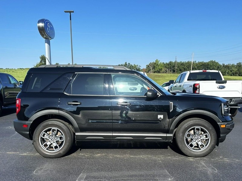 Ford Bronco Sport Vehicle Full-screen Gallery Image 03