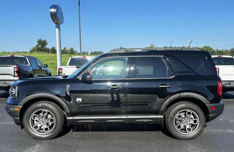 Ford Bronco Sport Vehicle Full-screen Gallery Image 05