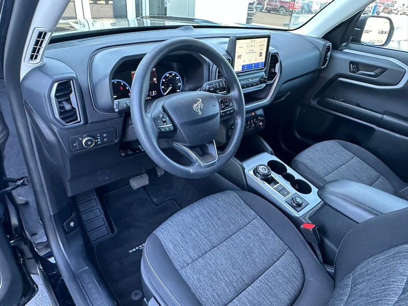 Ford Bronco Sport Vehicle Full-screen Gallery Image 09