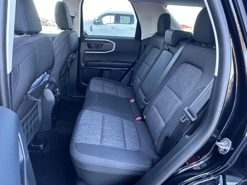 Ford Bronco Sport Vehicle Full-screen Gallery Image 11