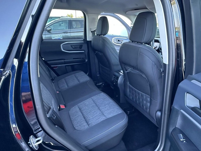 Ford Bronco Sport Vehicle Full-screen Gallery Image 12