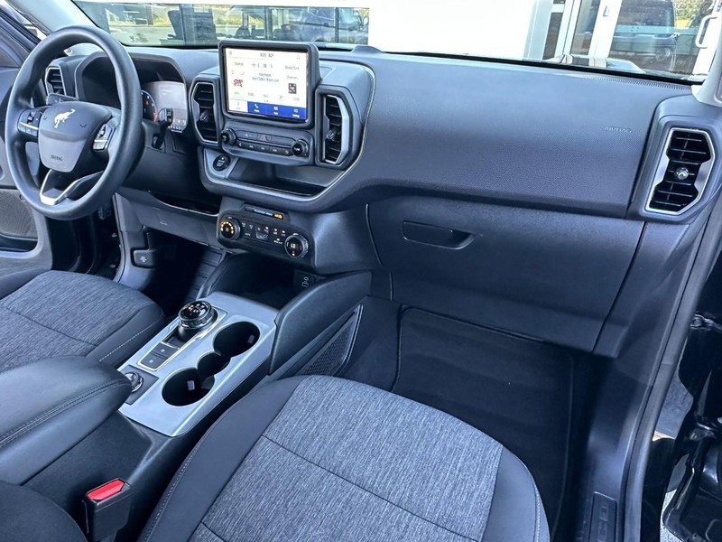 Ford Bronco Sport Vehicle Full-screen Gallery Image 13