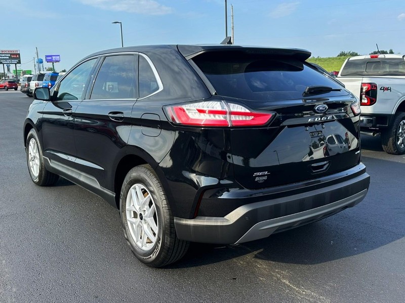 Ford Edge Vehicle Full-screen Gallery Image 06