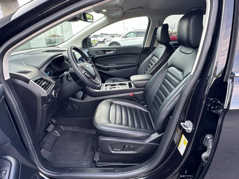 Ford Edge Vehicle Full-screen Gallery Image 07