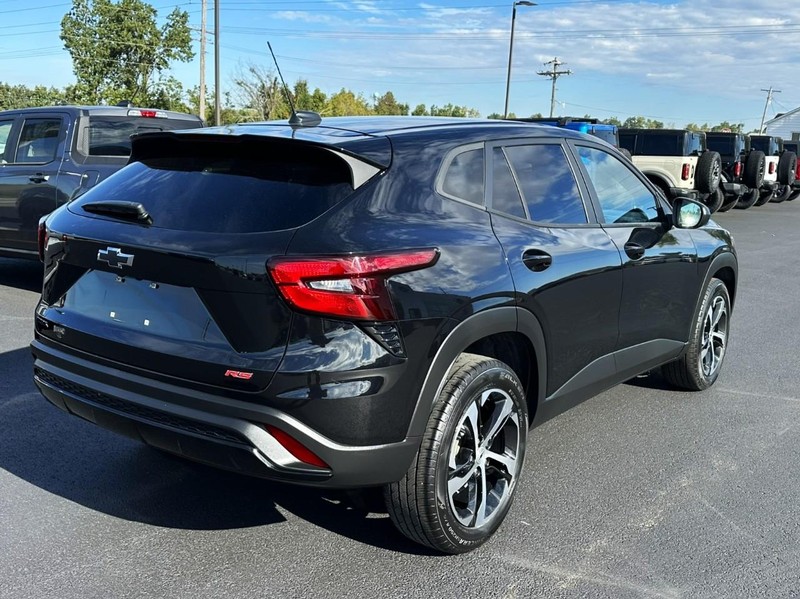 Chevrolet Trax Vehicle Full-screen Gallery Image 03