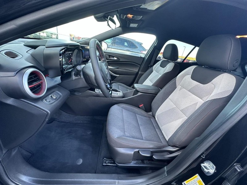 Chevrolet Trax Vehicle Full-screen Gallery Image 07