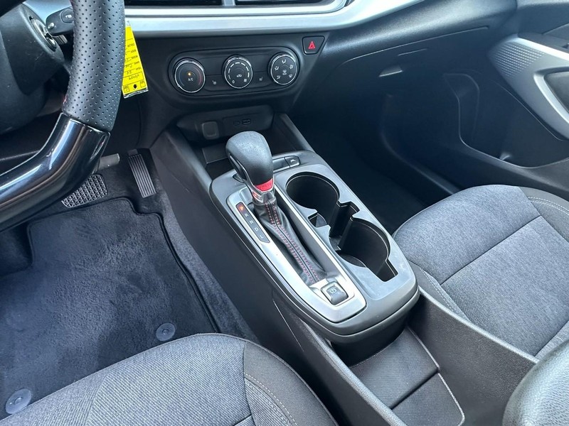 Chevrolet Trax Vehicle Full-screen Gallery Image 11