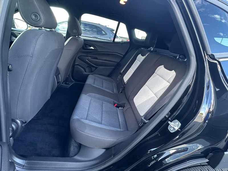 Chevrolet Trax Vehicle Full-screen Gallery Image 12